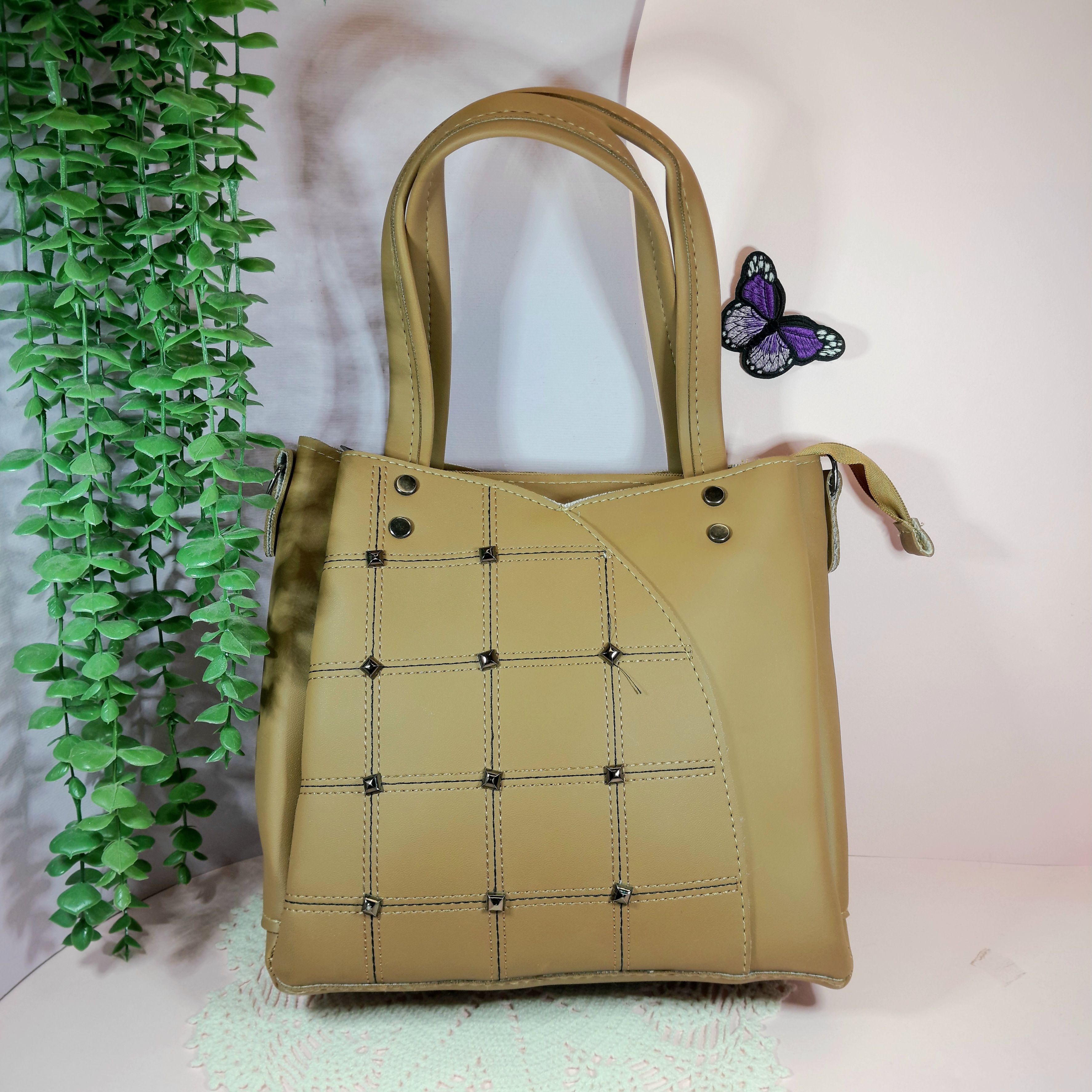 کیف زنانه سه جیب رنگ بژ
